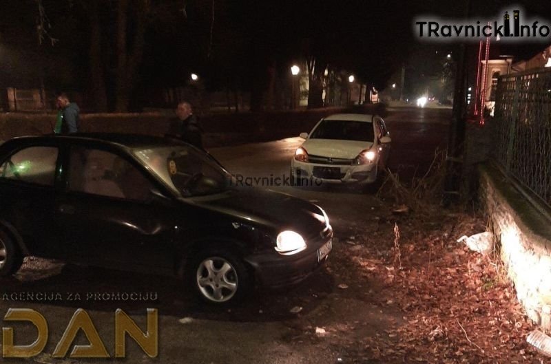 TRAVNIK vozač oštetio tri automobila na parkingu