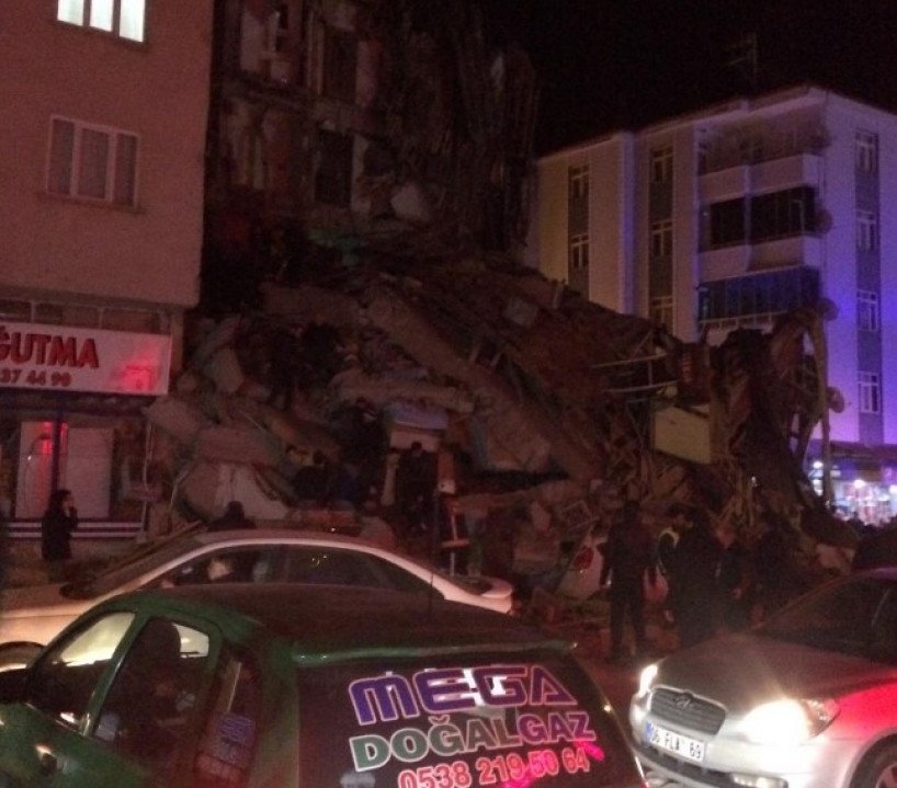 STRAVIČNI SNIMCI: Jak zemljotres pogodio Tursku!