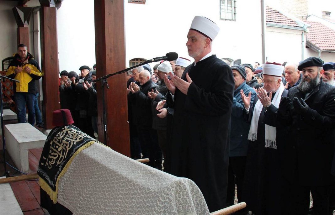 Klanjana je dženaza akademiku