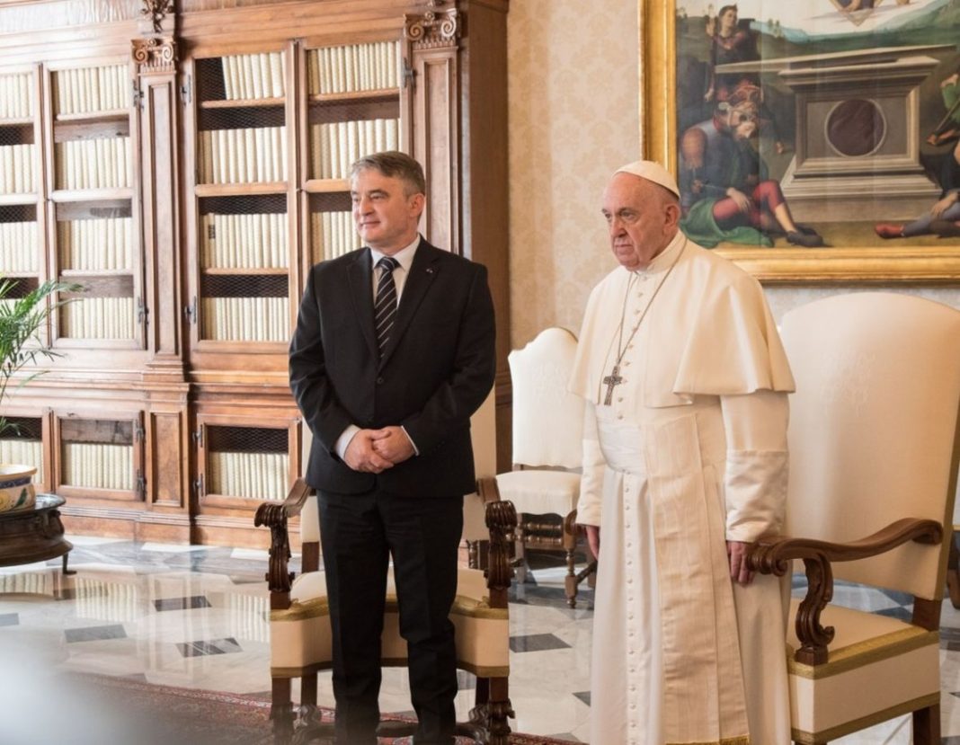 Željko Komšić se sastao sa papom Franjom