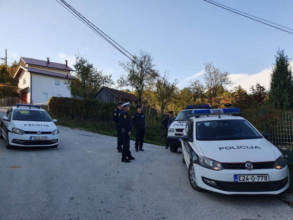 MUP SBK – Rasvijetljen slučaj oštećenja dva nadgrobna spomenika