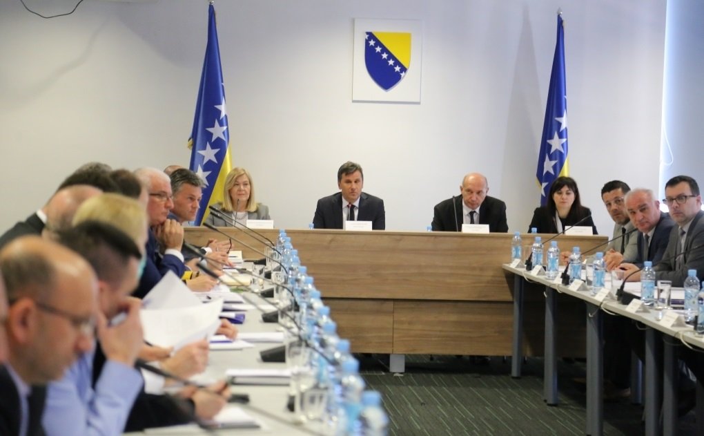 Poslodavci u FBiH tražili da se smanje penzije kako bi se njima pomoglo
