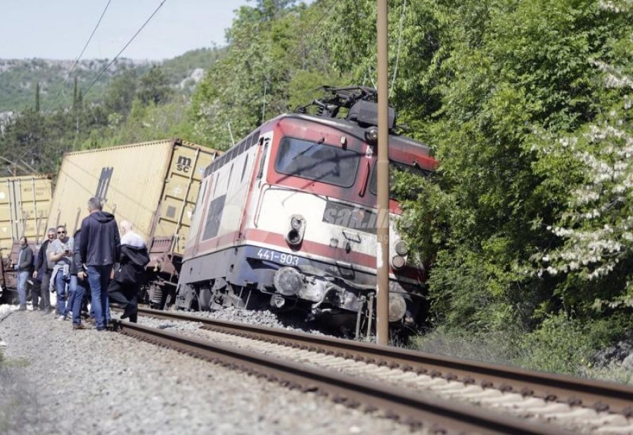 Teretni voz iskočio iz šina nadomak Mostara