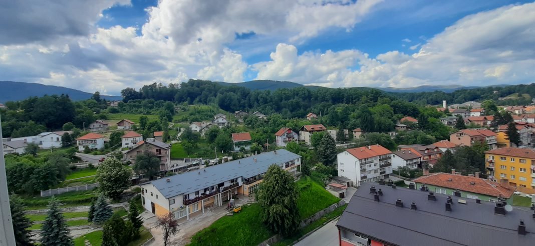 Tokom vikenda pretežno sunčano vrijeme uz povremenu naoblaku i kišu
