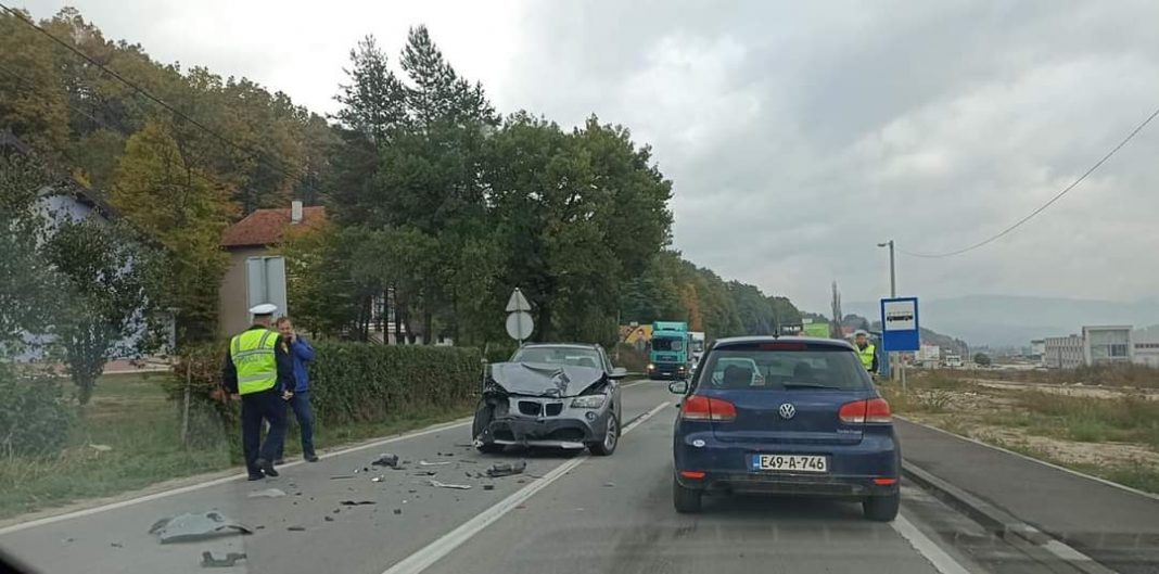 (FOTO) Novi Travnik: Saobraćajna nesreća kod Stojkovića