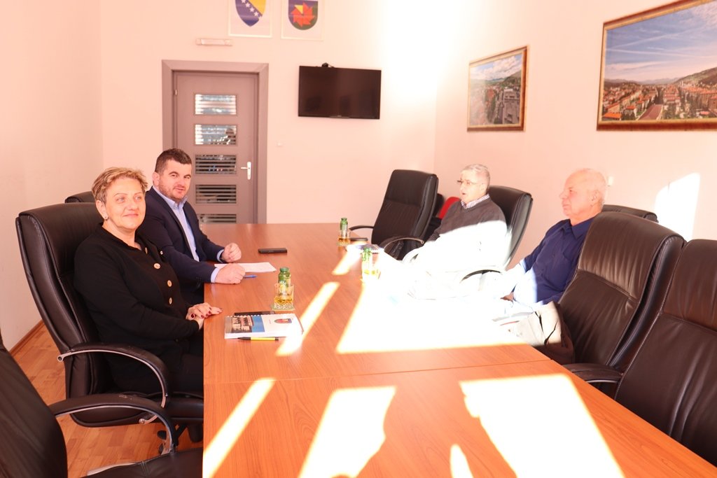 Načelnik Dujo odobrio po 1000 KM za udruženja penzionera u Novom Travniku