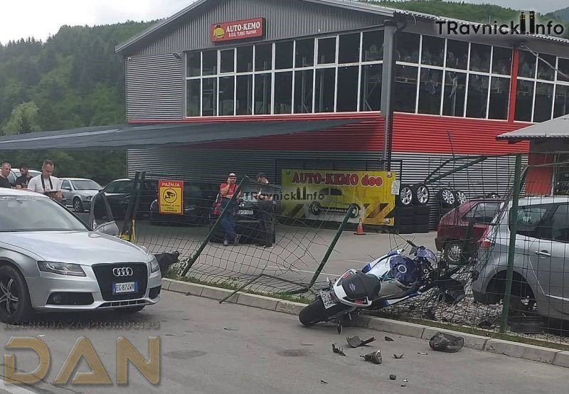 (FOTO) U saobraćajnoj nezgodi kod Turbeta teško ozlijeđen motociklista