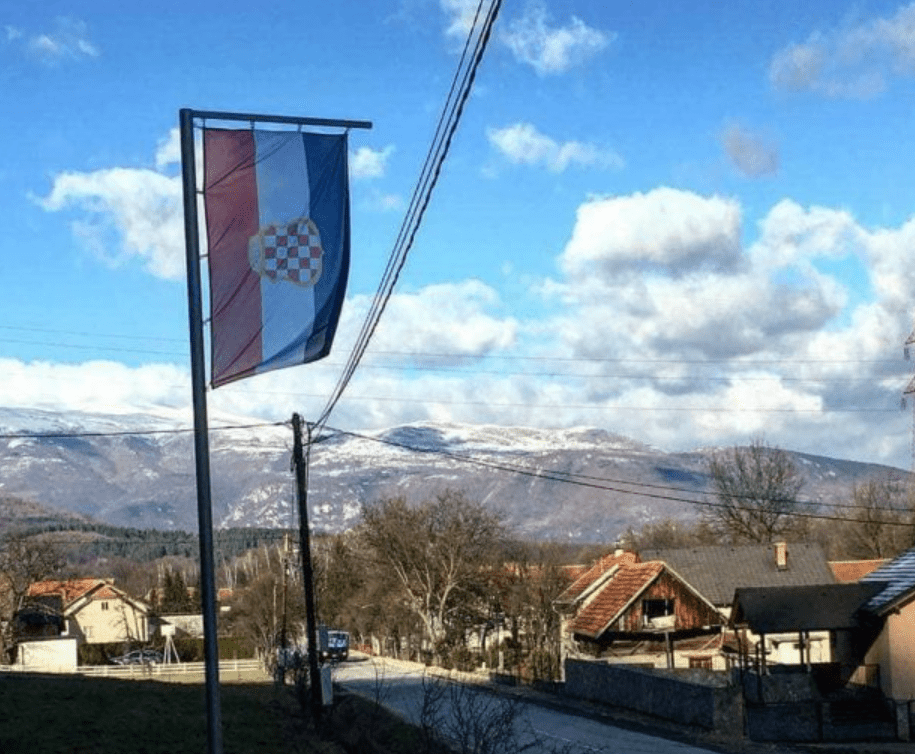 Novotravnički vijećnici raspravljaju o uklanjanju zastava, oglasio se i načelnik Općine