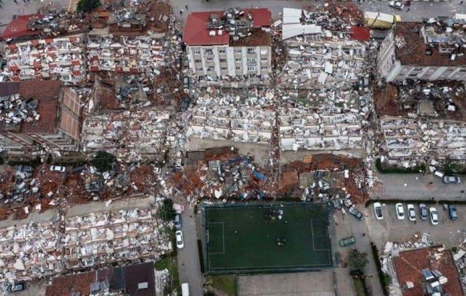 U Turskoj poginulo najmanje 1.498 ljudi, više od 8.000 povrijeđeno