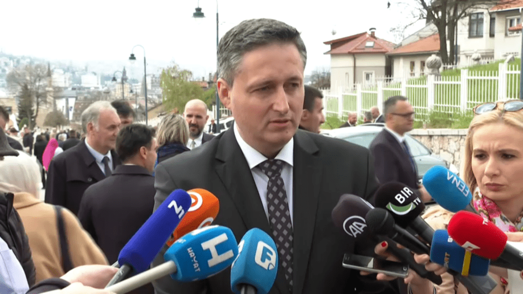 Bećirović poručio da neće glasati za pomilovanje Novalića