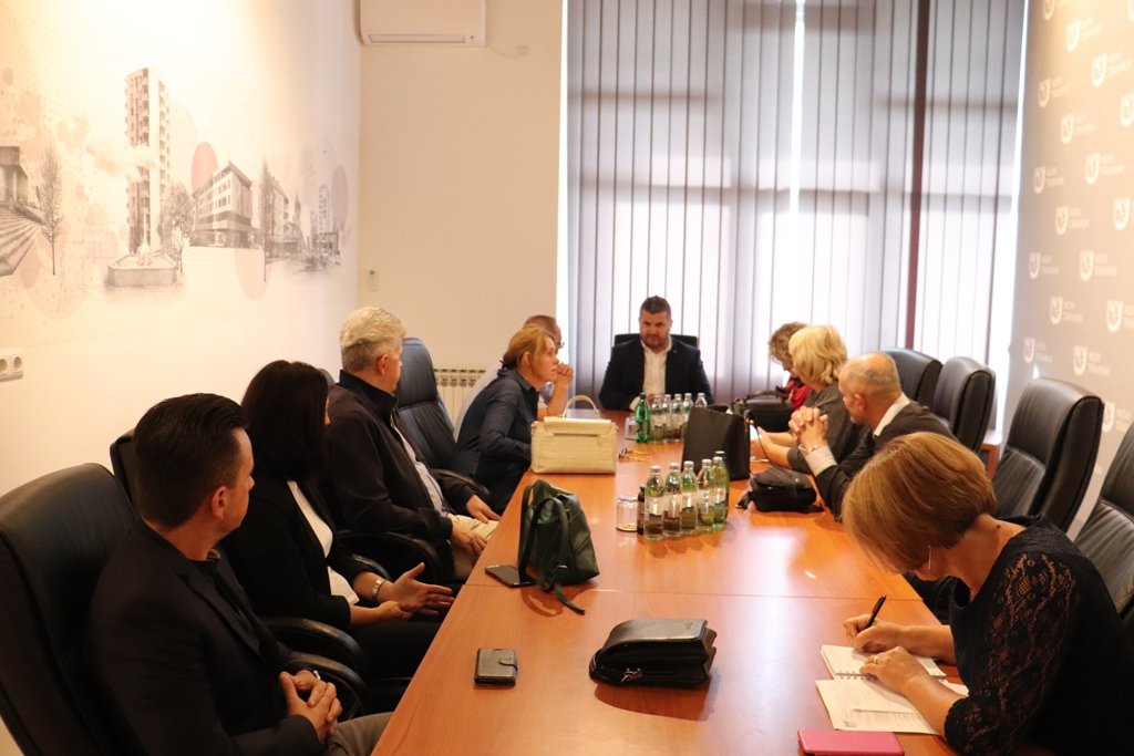 Načelnik Dujo održao radni sastanak sa direktorima svih novotravničkih osnovnih škola