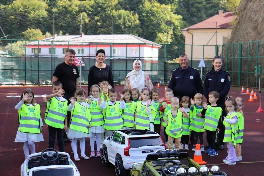 Održana mala škola saobraćaja za novotravničke mališane