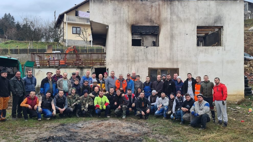 Nakon velikog požara u Karauli mještani brzom reakcijom pomažu porodici Kahrić
