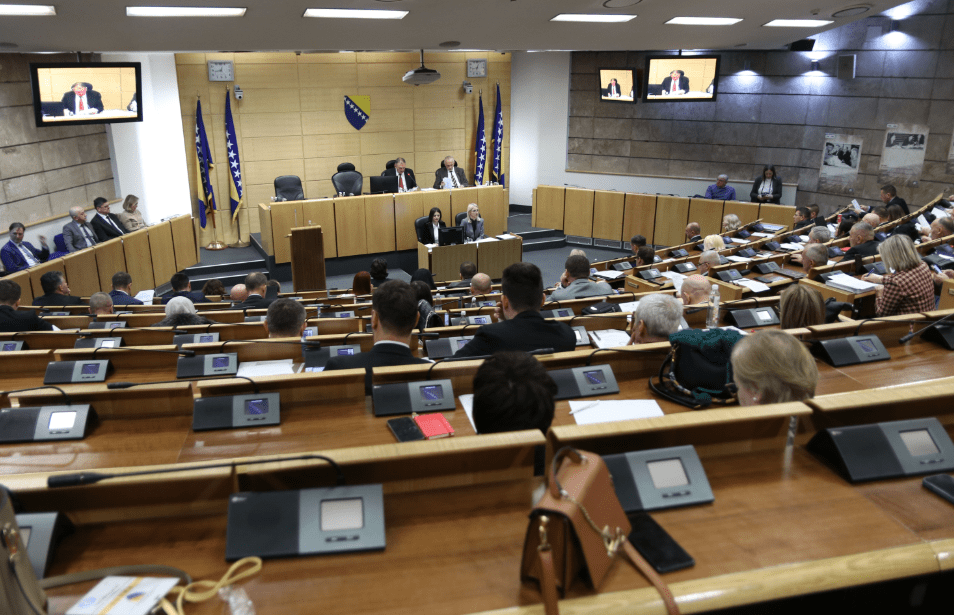 Usvojen budžet Federacije BiH u iznosu od 7,4 milijarde KM