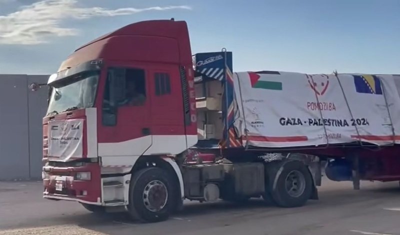 Pomoć narodu Gaze: Dva kamiona Pomozi.ba prelaze granični prijelaz Rafah