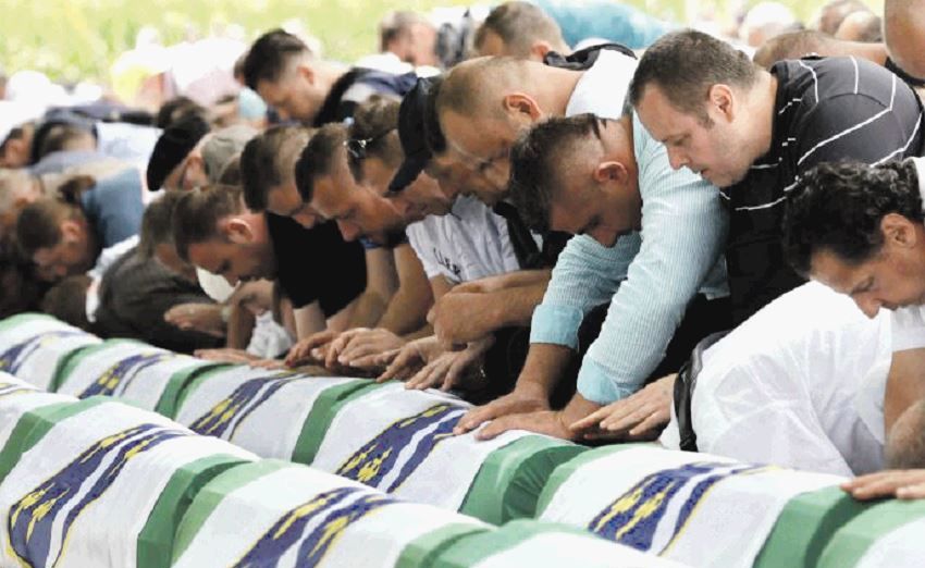 Pripreme za kolektivnu dženazu u Potočarima: Vječni smiraj pronaći će 7 žrtava genocida, Senajid i Hariz imali su samo 19 godina