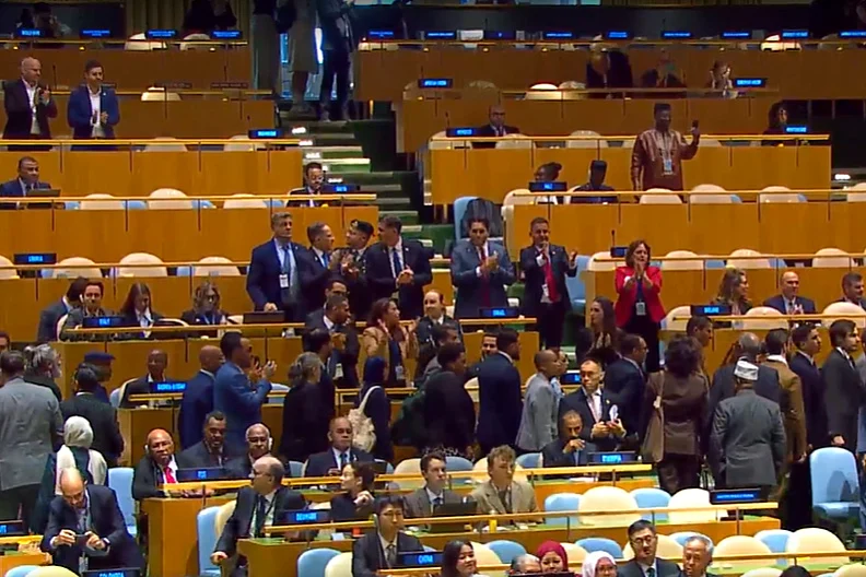 Potpuni haos u UN-u tokom obraćanja Netanyahua: Stotine diplomata napustilo salu, Izraelci aplaudirali
