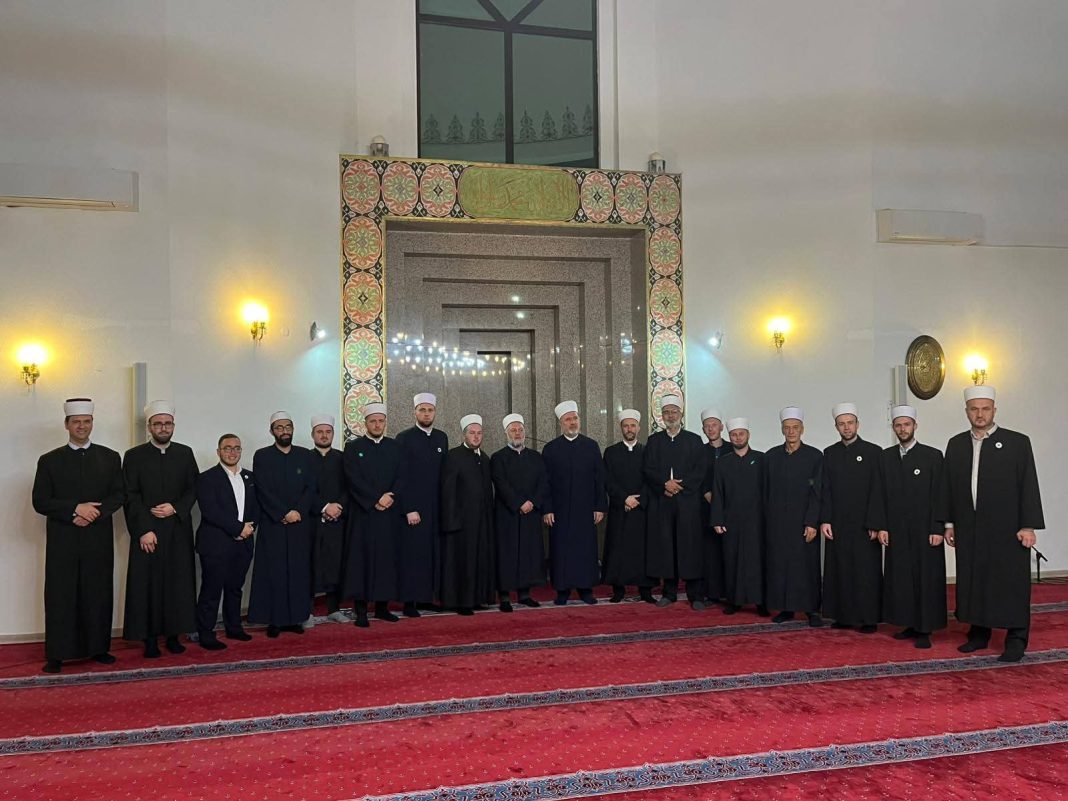 U Čaršijskoj džamiji obilježena 10. godišnjica od otvorenja Islamskog centra Novi Travnik