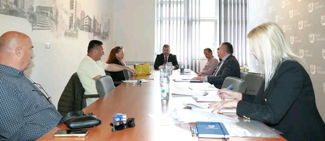 Potpisani ugovori vrijedni više od 2,2 miliona KM: Novi Travnik ulaže u razvoj infrastrukture i obrazovanja